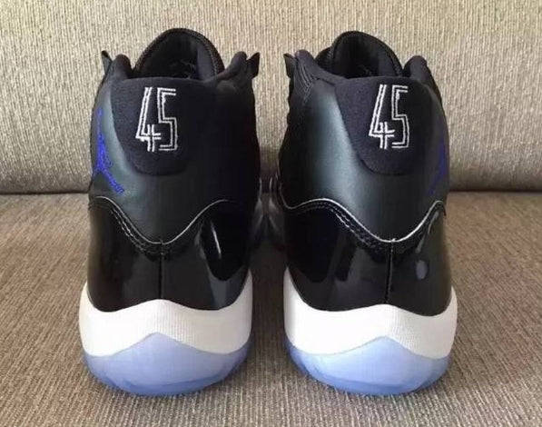 Les Air Jordan 11 Femme permettent de personnaliser votre style tout en bénéficiant d’un confort supérieur.Idéale pour un usage quotidien.