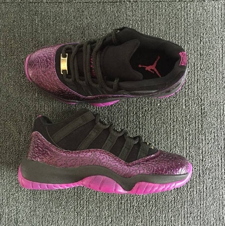 Les Air Jordan 11 Femme permettent de personnaliser votre style tout en bénéficiant d’un confort supérieur.Idéale pour un usage quotidien.