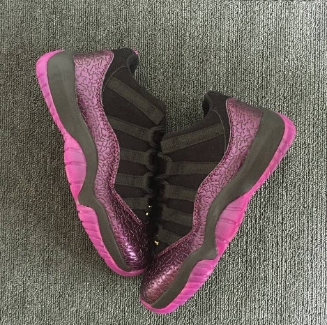 Les Air Jordan 11 Femme permettent de personnaliser votre style tout en bénéficiant d’un confort supérieur.Idéale pour un usage quotidien.