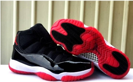 Les Air Jordan 11 Femme permettent de personnaliser votre style tout en bénéficiant d’un confort supérieur.Idéale pour un usage quotidien.