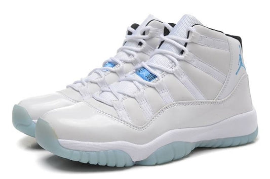 Les Air Jordan 11 Femme permettent de personnaliser votre style tout en bénéficiant d’un confort supérieur.Idéale pour un usage quotidien.