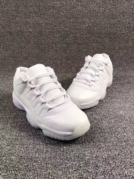 Les Air Jordan 11 Femme permettent de personnaliser votre style tout en bénéficiant d’un confort supérieur.Idéale pour un usage quotidien.