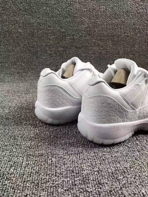 Les Air Jordan 11 Femme permettent de personnaliser votre style tout en bénéficiant d’un confort supérieur.Idéale pour un usage quotidien.