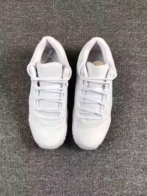 Les Air Jordan 11 Femme permettent de personnaliser votre style tout en bénéficiant d’un confort supérieur.Idéale pour un usage quotidien.