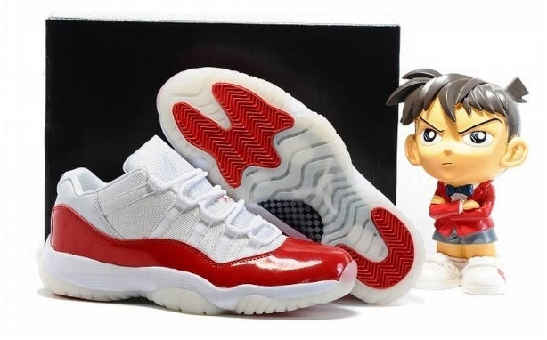 Les Air Jordan 11 Femme permettent de personnaliser votre style tout en bénéficiant d’un confort supérieur.Idéale pour un usage quotidien.