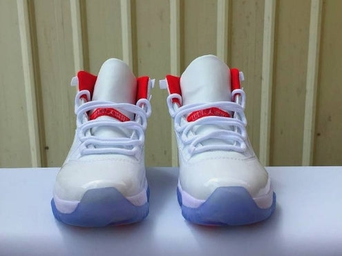 Les Air Jordan 11 Femme permettent de personnaliser votre style tout en bénéficiant d’un confort supérieur.Idéale pour un usage quotidien.