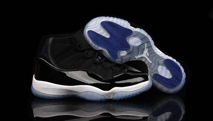 Les Air Jordan 11 Femme permettent de personnaliser votre style tout en bénéficiant d’un confort supérieur.Idéale pour un usage quotidien.