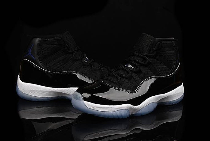 Les Air Jordan 11 Femme permettent de personnaliser votre style tout en bénéficiant d’un confort supérieur.Idéale pour un usage quotidien.