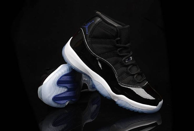 Les Air Jordan 11 Femme permettent de personnaliser votre style tout en bénéficiant d’un confort supérieur.Idéale pour un usage quotidien.