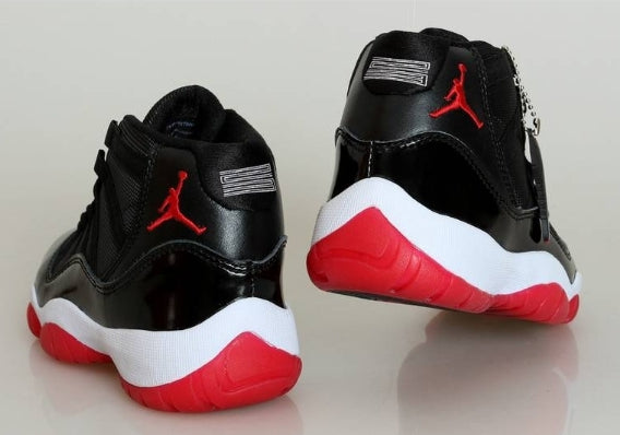 Les Air Jordan 11 Femme permettent de personnaliser votre style tout en bénéficiant d’un confort supérieur.Idéale pour un usage quotidien.