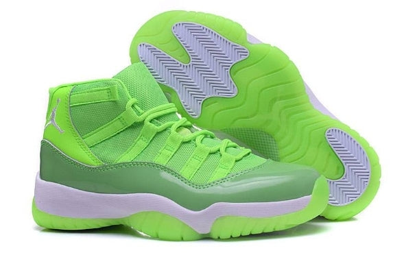 Les Air Jordan 11 Femme permettent de personnaliser votre style tout en bénéficiant d’un confort supérieur.Idéale pour un usage quotidien.