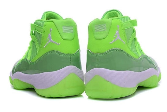 Les Air Jordan 11 Femme permettent de personnaliser votre style tout en bénéficiant d’un confort supérieur.Idéale pour un usage quotidien.