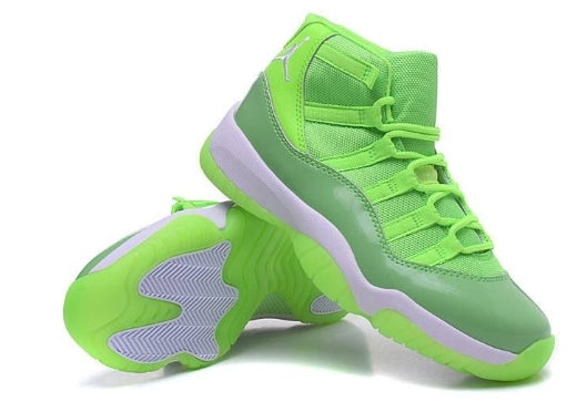 Les Air Jordan 11 Femme permettent de personnaliser votre style tout en bénéficiant d’un confort supérieur.Idéale pour un usage quotidien.