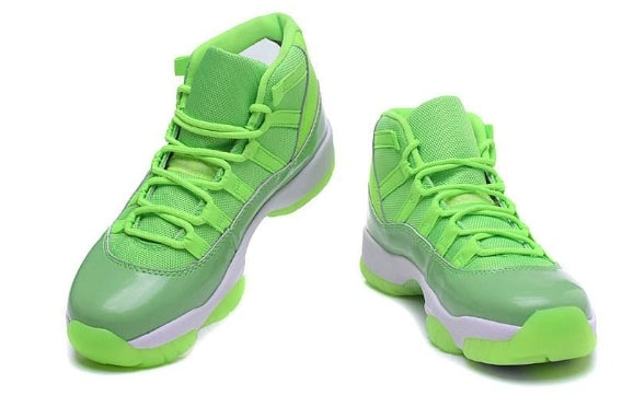 Les Air Jordan 11 Femme permettent de personnaliser votre style tout en bénéficiant d’un confort supérieur.Idéale pour un usage quotidien.