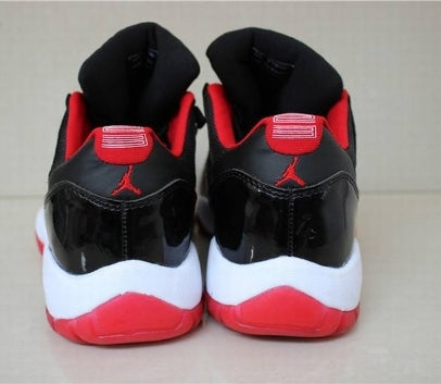 Les Air Jordan 11 Femme permettent de personnaliser votre style tout en bénéficiant d’un confort supérieur.Idéale pour un usage quotidien.