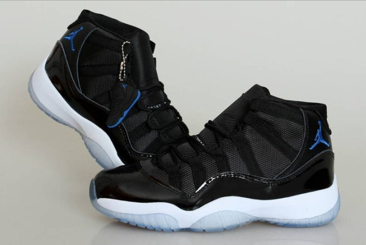 Les baskets Air Jordan 11 offrent un style iconique et une performance légendaire.
De plus, leur design emblématique et leur utilisation.