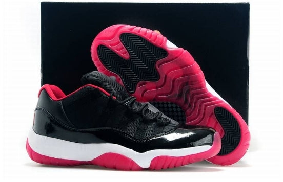 Les Air Jordan 11 Femme permettent de personnaliser votre style tout en bénéficiant d’un confort supérieur.Idéale pour un usage quotidien.