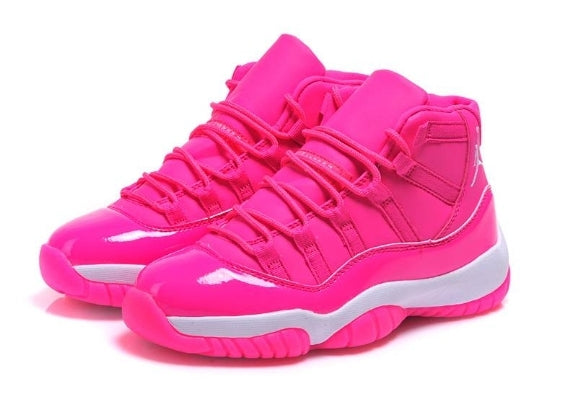 Les Air Jordan 11 Femme permettent de personnaliser votre style tout en bénéficiant d’un confort supérieur.Idéale pour un usage quotidien.