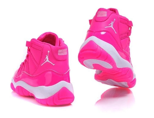 Les Air Jordan 11 Femme permettent de personnaliser votre style tout en bénéficiant d’un confort supérieur.Idéale pour un usage quotidien.