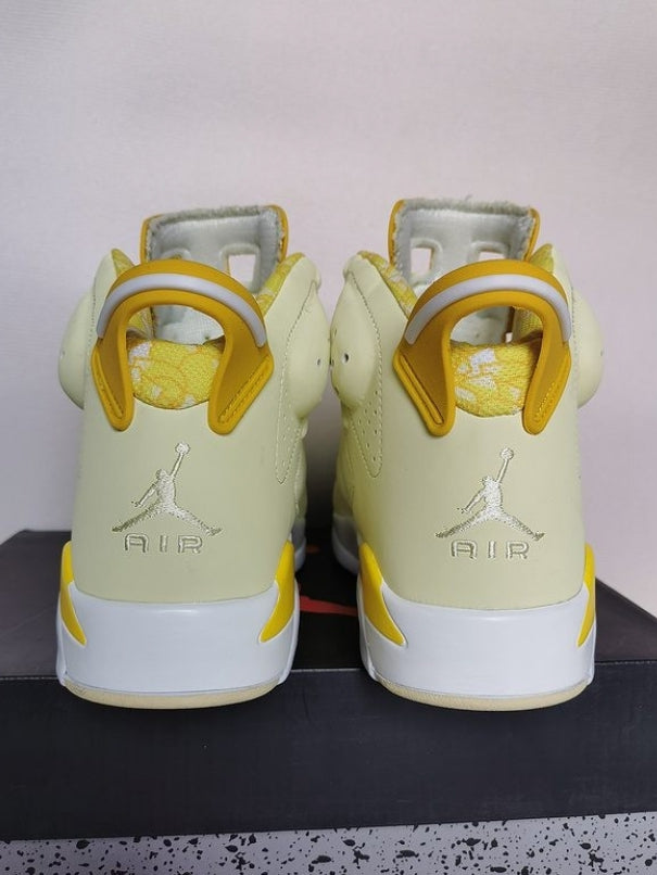 Les baskets Air Jordan 6 Retro "Pantone" Femme permettent de personnaliser votre style tout en bénéficiant d’un confort supérieur.