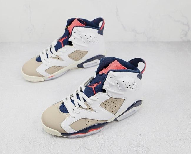 Les baskets Air Jordan 6 Retro "Pantone" Femme permettent de personnaliser votre style tout en bénéficiant d’un confort supérieur.