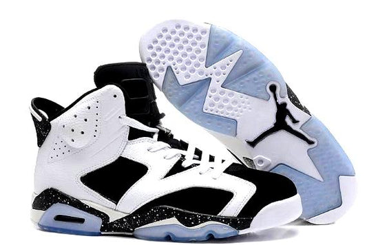Les  baskets Air Jordan 6 Retro "Pantone" Femme permettent de personnaliser votre style tout en bénéficiant d’un confort supérieur.