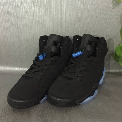 Les baskets Air Jordan 6 Retro "Pantone" Femme permettent de personnaliser votre style tout en bénéficiant d’un confort supérieur.
