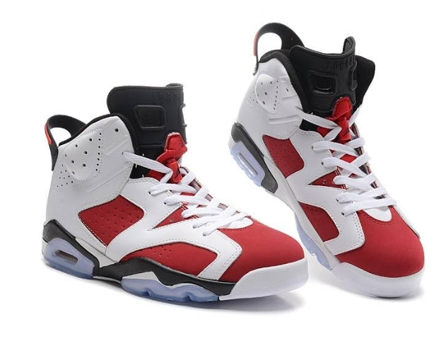 Les baskets Air Jordan 6 Retro "Pantone" Femme permettent de personnaliser votre style tout en bénéficiant d’un confort supérieur.