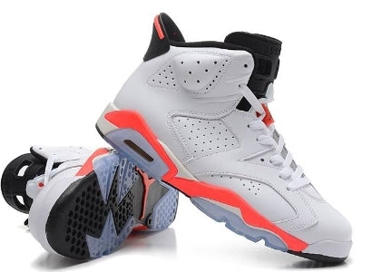 Les baskets Air Jordan 6 Retro "Pantone" Femme permettent de personnaliser votre style tout en bénéficiant d’un confort supérieur.