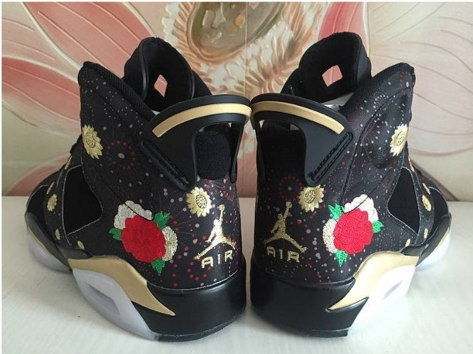 Les baskets Air Jordan 6 Retro "Pantone" Femme permettent de personnaliser votre style tout en bénéficiant d’un confort supérieur.