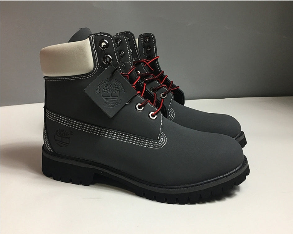 Les baskets Botte Timberland   intemporel et robustesse.  design qualité supérieure les rendent indispensables  aventuriers.pas cher. Le moins cher.