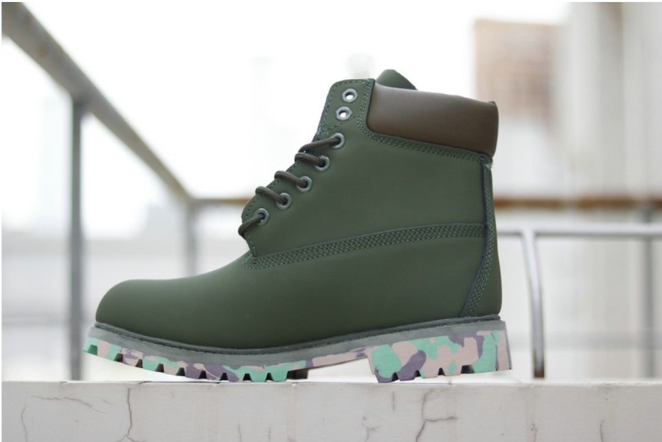 Les baskets Botte Timberland intemporel et robustesse. design qualité supérieure les rendent indispensables aventuriers.pas cher. Le moins cher.
