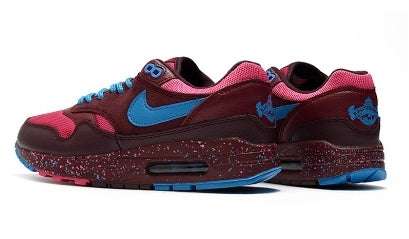 Les baskets Nike Air Max 1 Femme incarnent l’héritage emblématique de la marque Nike, combinant un design intemporel avec des touches modernes.