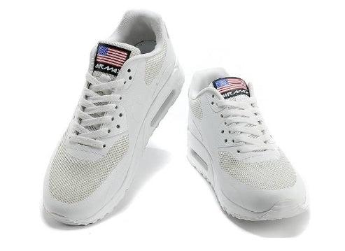 Les baskets Nike Air Max 90 Futura sont des pièces maîtresses de la mode.
