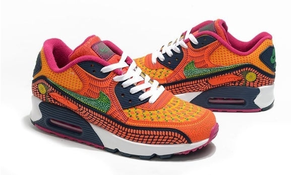 Les baskets Nike Air Max 90 Futura sont des pièces maîtresses de la mode.