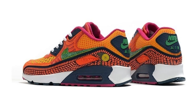 Les baskets Nike Air Max 90 Futura sont des pièces maîtresses de la mode.