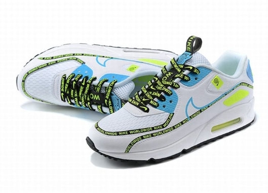 Les Nike Air Max 90 Futura sont des pièces maîtresses de la mode.