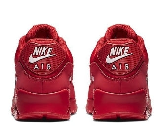 Les baskets Nike Air Max 90 Futura sont des pièces maîtresses de la mode.