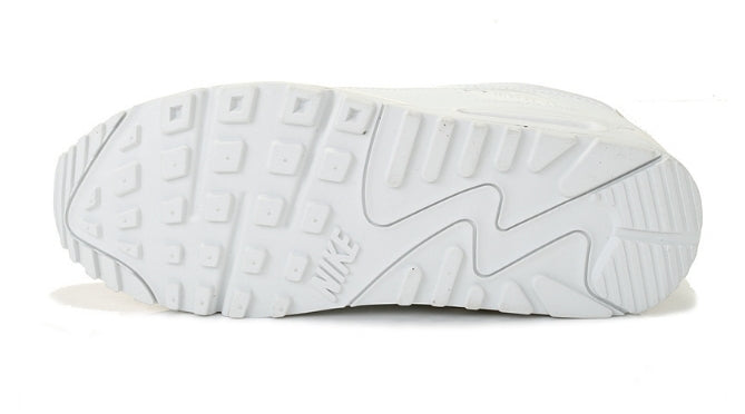 Les baskets Nike Air Max 90 Futura sont des pièces maîtresses de la mode.