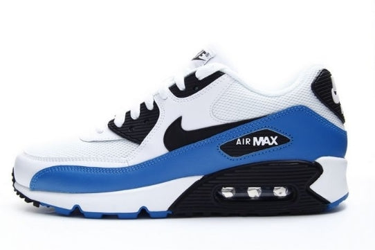 Les baskets Nike Air Max 90 Futura sont des pièces maîtresses de la mode.