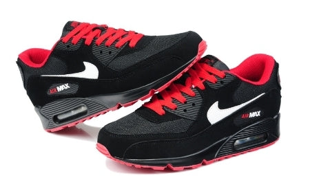Les baskets Nike Air Max 90 Futura sont des pièces maîtresses de la mode.