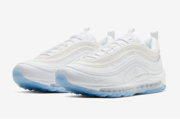 Les baskets Nike Air Max 97 Femme sont des pièces maîtresses de la mode. Avec un look décontractée style iconique tendance olution emblématique de la ligne Nike, les Nike Air Max 97 sont un témoignage de l'engagement de Nike à combiner style et innovation.