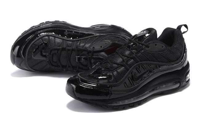 Les baskets Nike Air Max 98 Femme sont des pièces maîtresses de la mode. Avec un look décontractée style iconique tendance