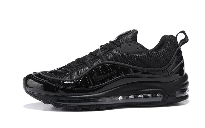 Les baskets Nike Air Max 98 Femme sont des pièces maîtresses de la mode. Avec un look décontractée style iconique tendance