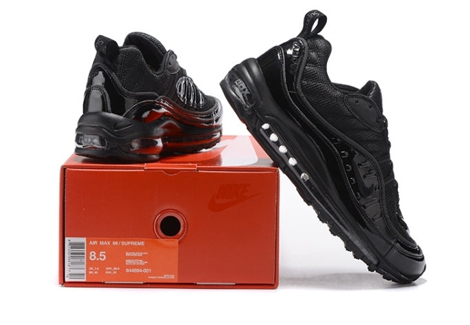 Les baskets Nike Air Max 98 Femme sont des pièces maîtresses de la mode. Avec un look décontractée style iconique tendance