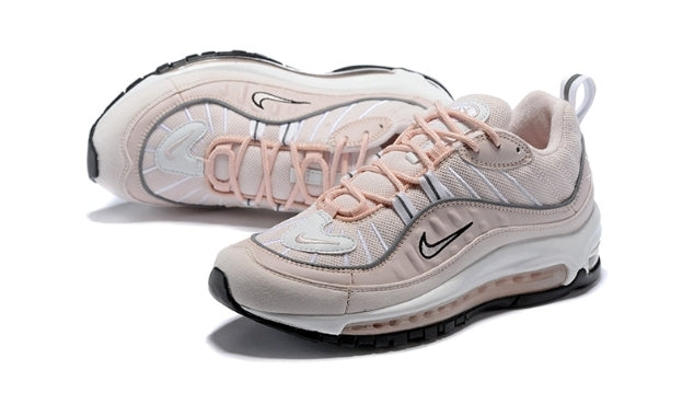 Les baskets Nike Air Max 98 Femme sont des pièces maîtresses de la mode. Avec un look décontractée style iconique tendance