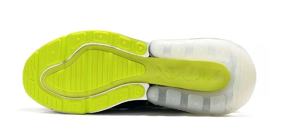 Les baskets Nike Air Max 270 Femme se démarquent par leur esthétique futuriste et leur technologie innovante.