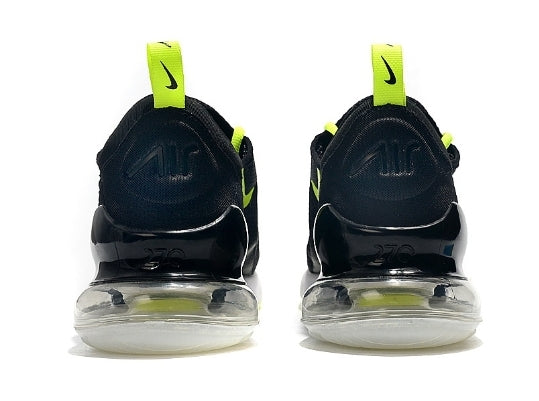 Les baskets Nike Air Max 270 Femme se démarquent par leur esthétique futuriste et leur technologie innovante.