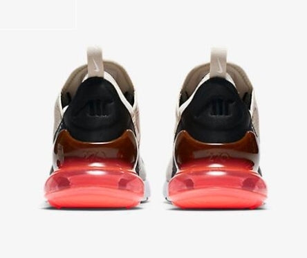 Les baskets Nike Air Max 270 Femme se démarquent par leur esthétique futuriste et leur technologie innovante.