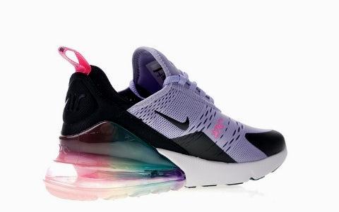 Les baskets Nike Air Max 270 Femme se démarquent par leur esthétique futuriste et leur technologie innovante.